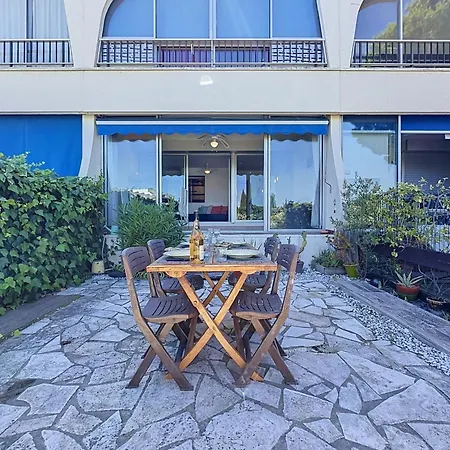 Les Jardins Du Port-12 By Interhome شقة