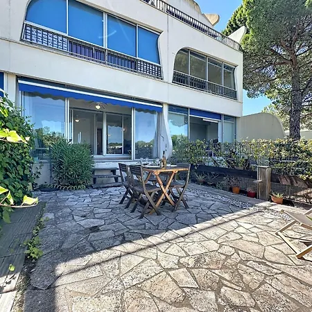 Les Jardins Du Port-12 By Interhome شقة